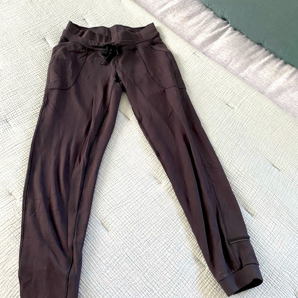 GUC LuluLemon Lounge Track pants sz 8